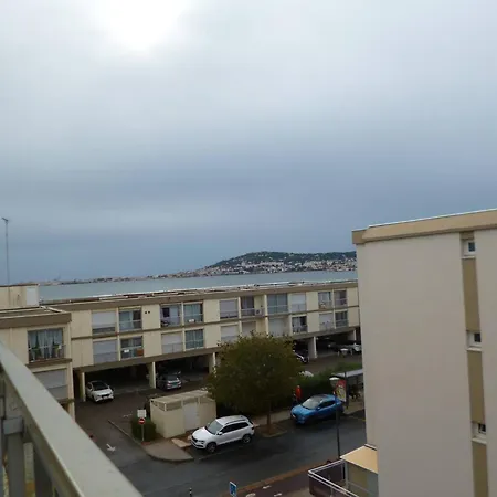 F2 Avec Balcon, Ascenseur Et Proche Thermes A - Fr-1-571-62