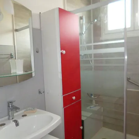 Apartmán F2 Avec Balcon, Ascenseur Et Proche Thermes A - Fr-1-571-62 *