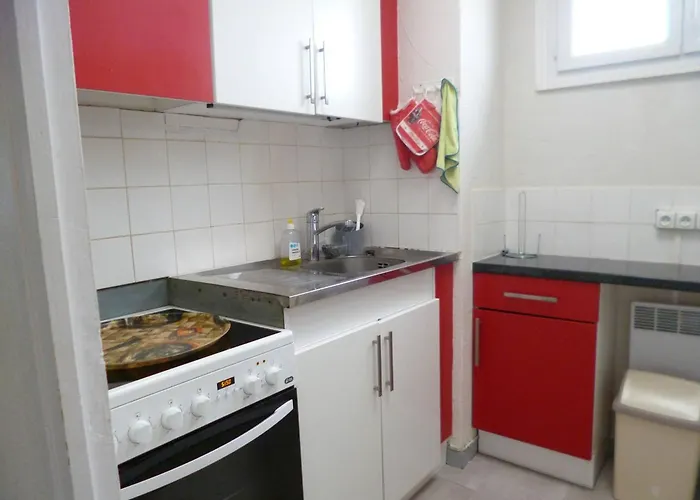F2 Avec Balcon, Ascenseur Et Proche Thermes A - Fr-1-571-62 Apartamento *