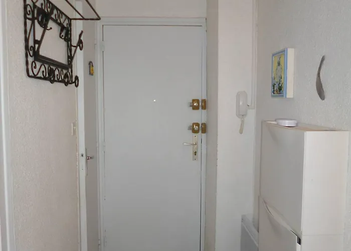 F2 Avec Balcon, Ascenseur Et Proche Thermes A - Fr-1-571-62