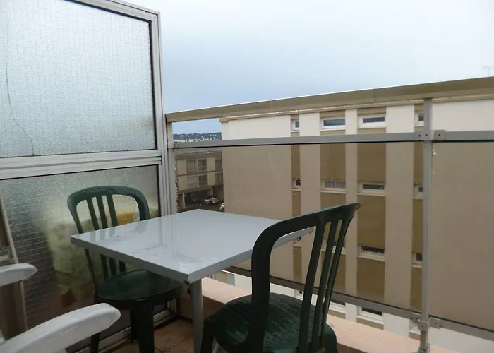 F2 Avec Balcon, Ascenseur Et Proche Thermes A - Fr-1-571-62 Apartamento Balaruc-les-Bains