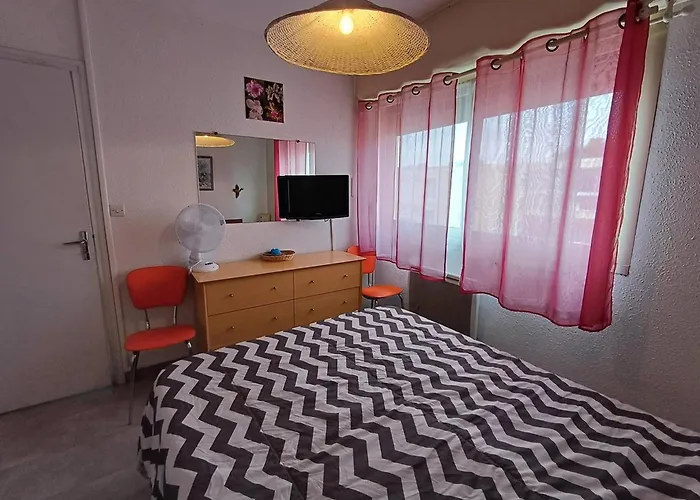 F2 Avec Balcon, Ascenseur Et Proche Thermes A - Fr-1-571-62 Apartamento *